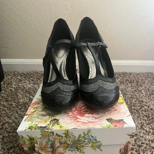 DexFlex Comfort T-Strap Heels